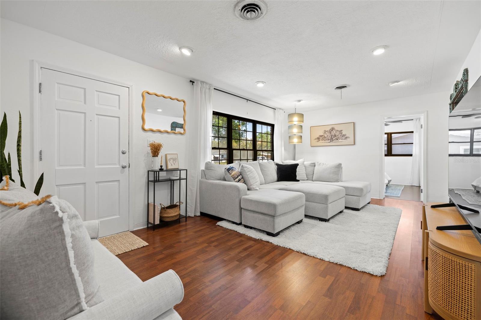 2890 40TH AVE N, ST PETERSBURG, FL, 33714