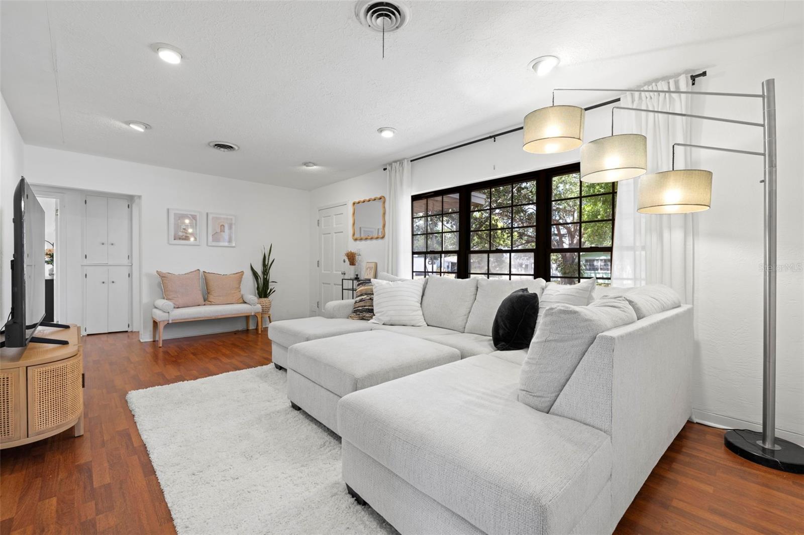 2890 40TH AVE N, ST PETERSBURG, FL, 33714