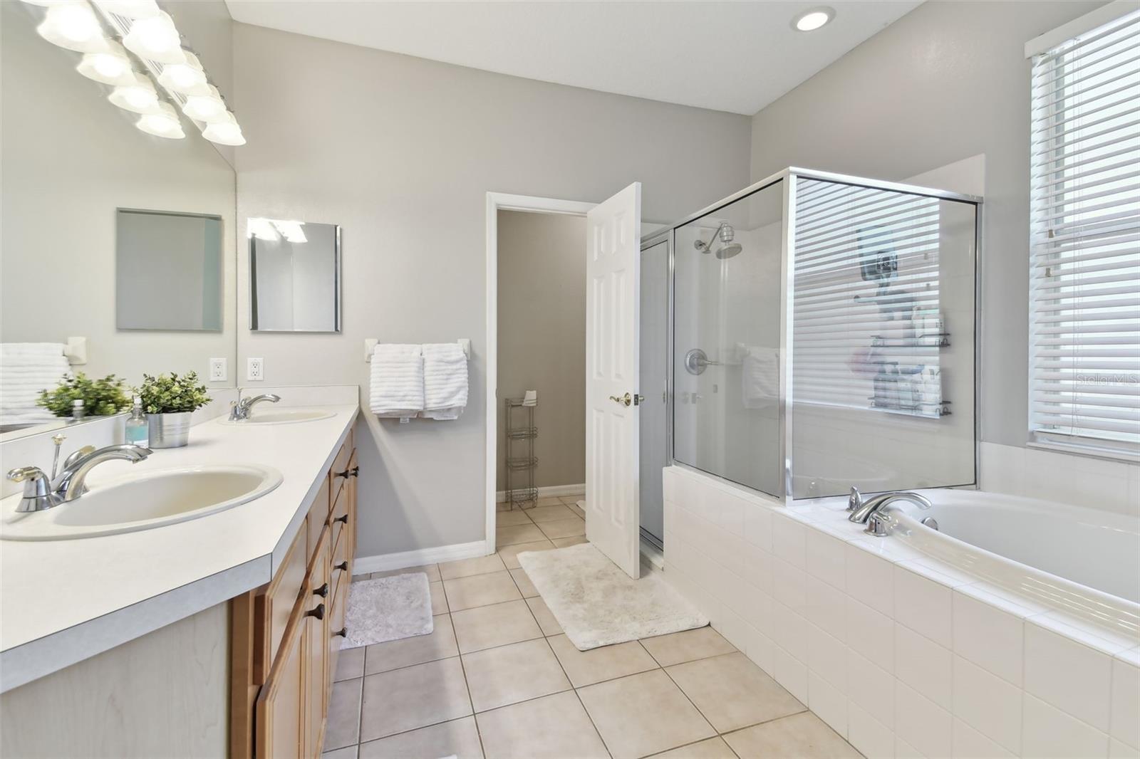 5813 BENT GRASS DR, VALRICO, FL, 33596