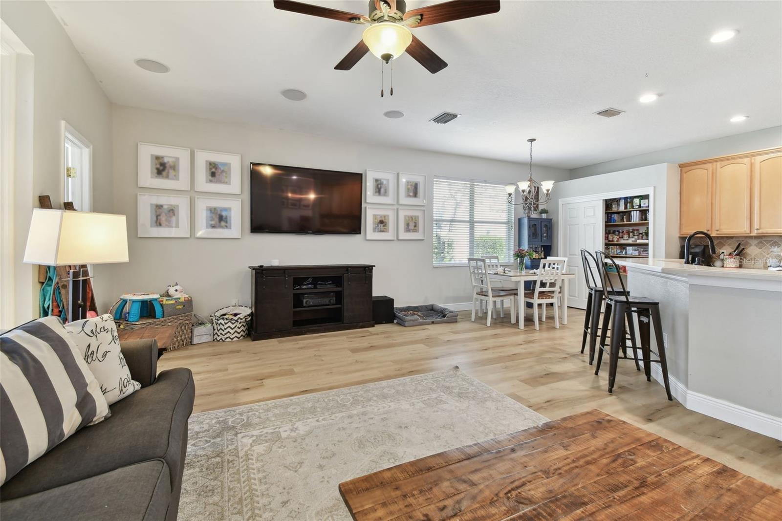 5813 BENT GRASS DR, VALRICO, FL, 33596