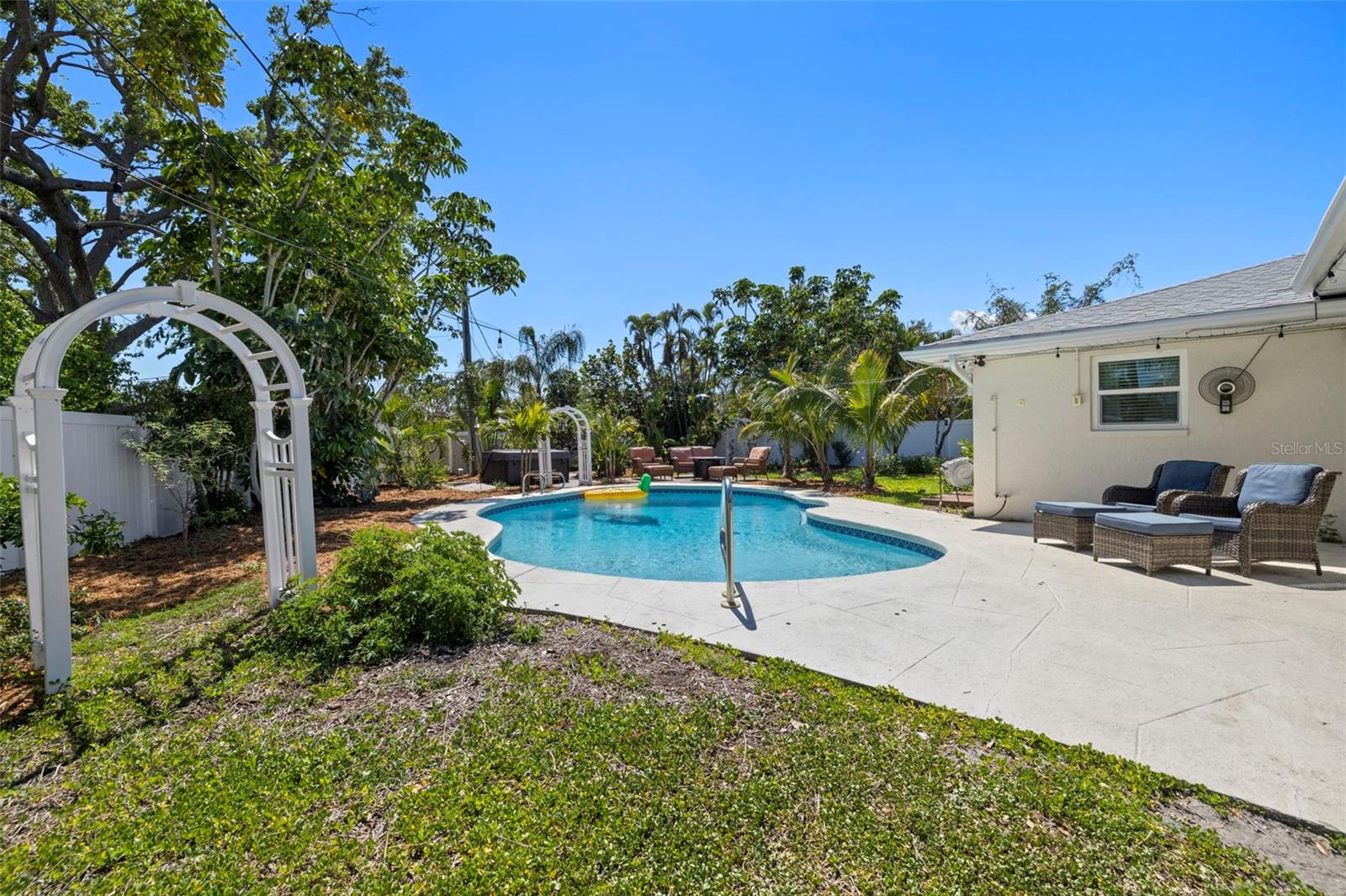 1508 EDEN ISLE BLVD NE, ST PETERSBURG, FL, 33704