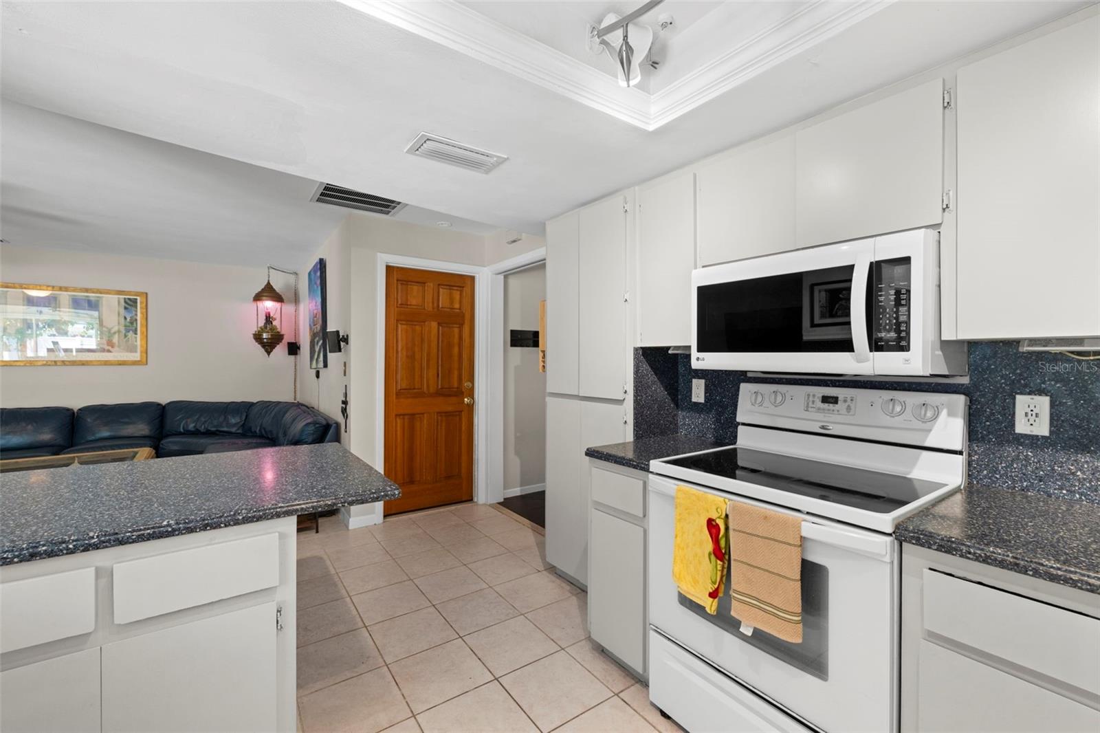 1508 EDEN ISLE BLVD NE, ST PETERSBURG, FL, 33704