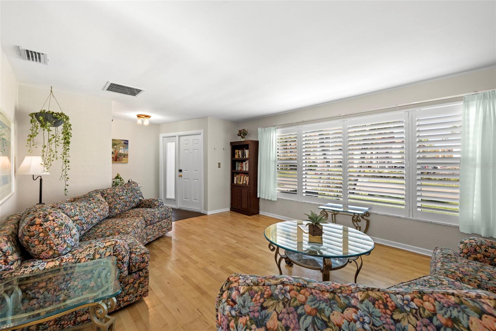 1508 EDEN ISLE BLVD NE, ST PETERSBURG, FL, 33704