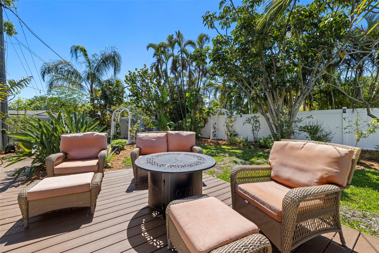 1508 EDEN ISLE BLVD NE, ST PETERSBURG, FL, 33704
