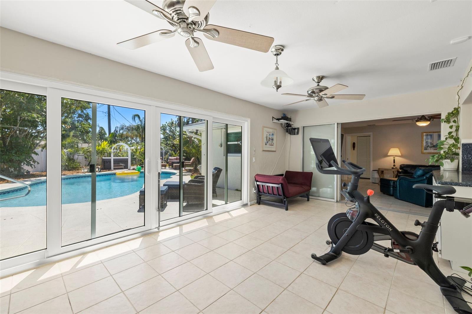 1508 EDEN ISLE BLVD NE, ST PETERSBURG, FL, 33704