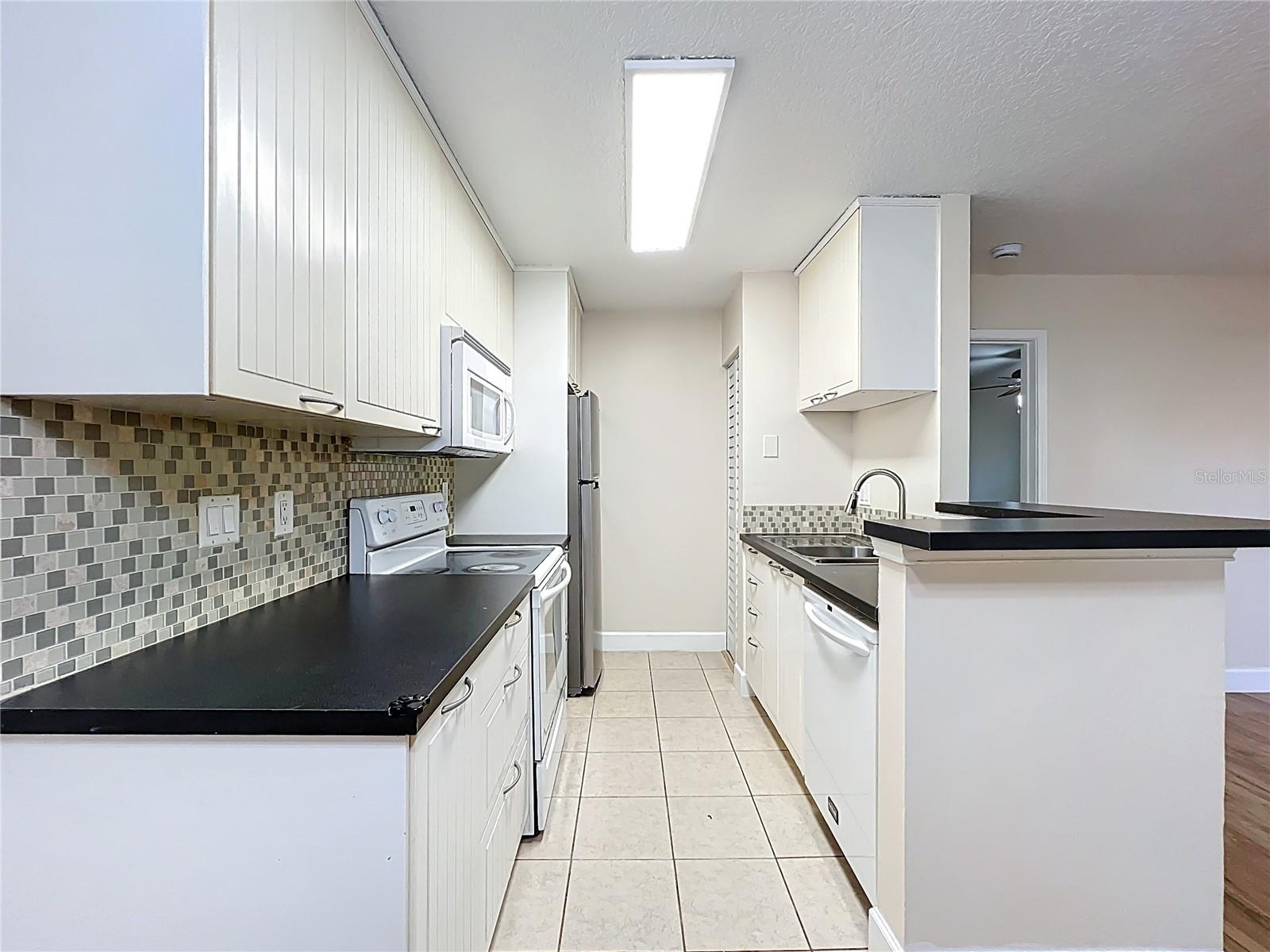 712 SECRET HARBOR LN #104, LAKE MARY, FL, 32746