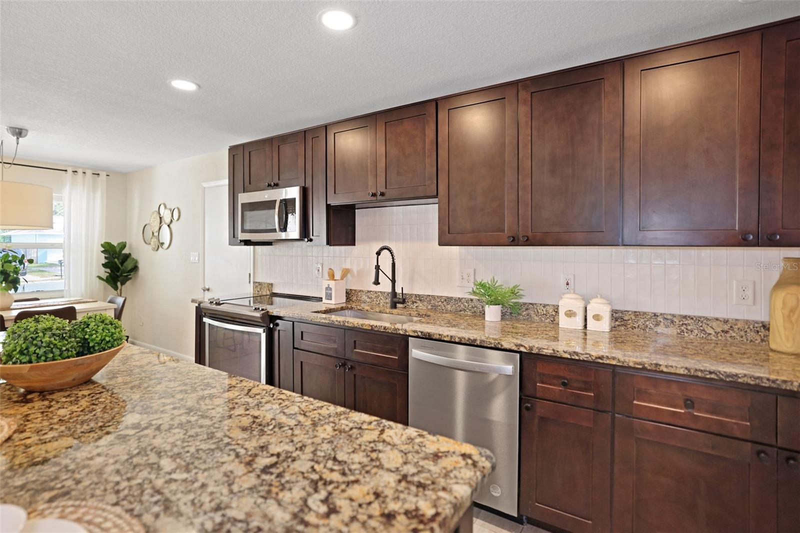 1047 ROBMAR RD, DUNEDIN, FL, 34698