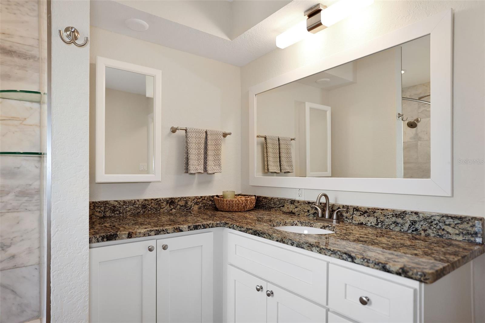 1047 ROBMAR RD, DUNEDIN, FL, 34698