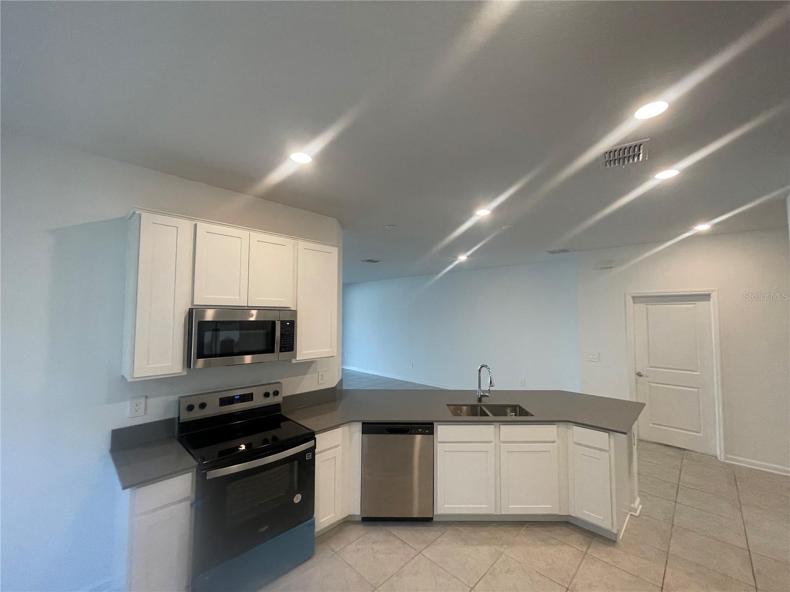 909 JACKSON AVE, DAVENPORT, FL, 33837
