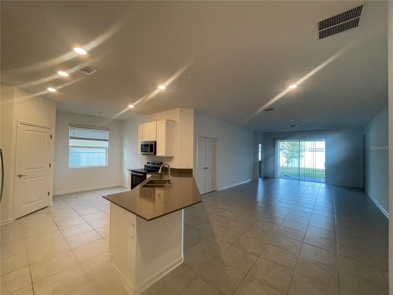 909 JACKSON AVE, DAVENPORT, FL, 33837
