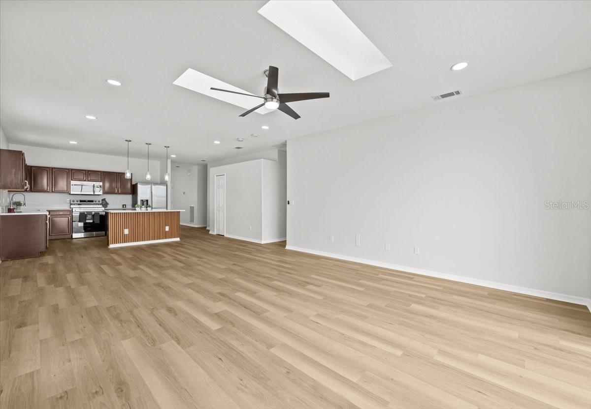 438 COTSWOLD CIR, DAVENPORT, FL, 33837