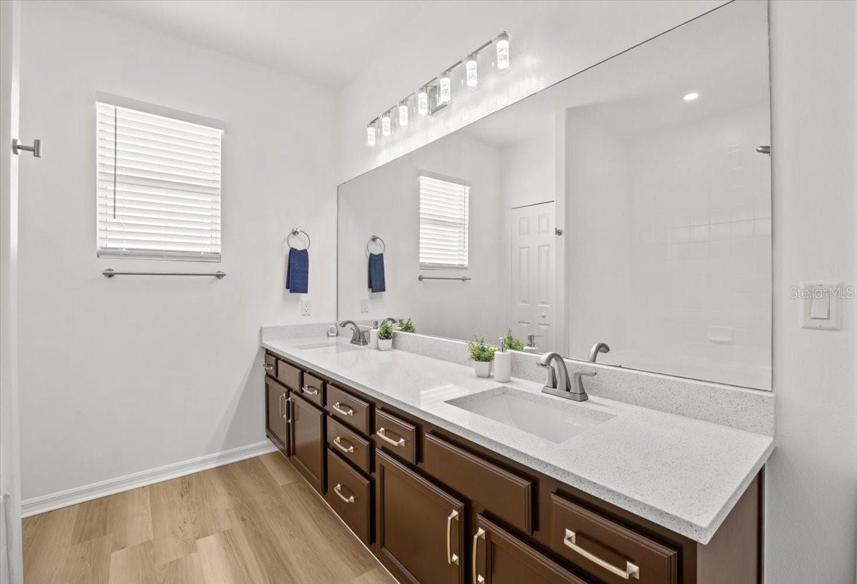 438 COTSWOLD CIR, DAVENPORT, FL, 33837