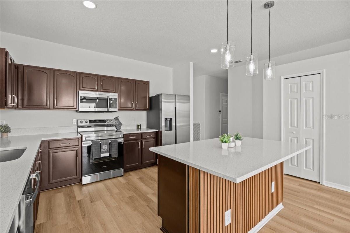 438 COTSWOLD CIR, DAVENPORT, FL, 33837