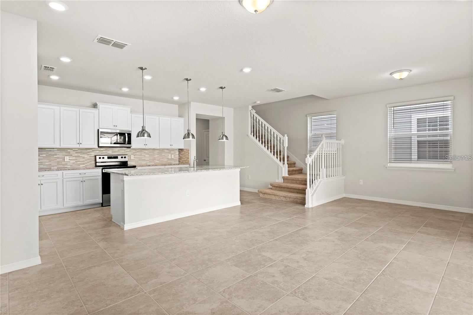 930 PARADISE DR, DAVENPORT, FL, 33897