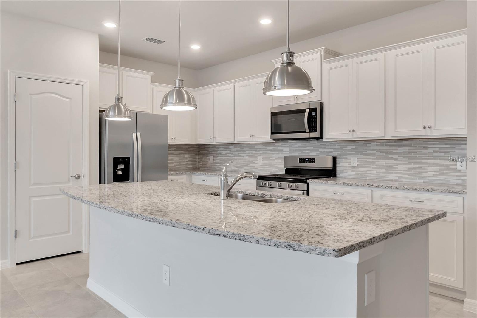 930 PARADISE DR, DAVENPORT, FL, 33897