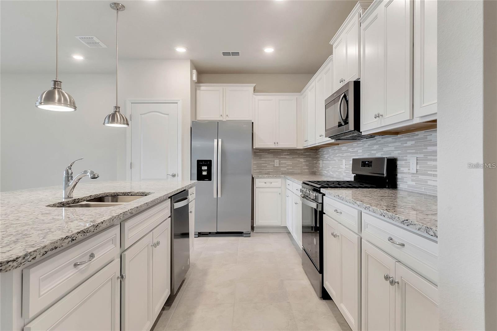 930 PARADISE DR, DAVENPORT, FL, 33897
