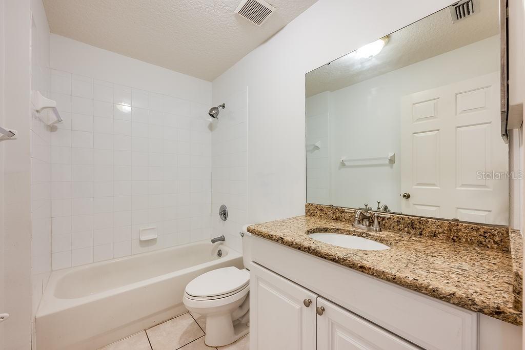 39900 BAYVIEW DR, LADY LAKE, FL, 32159