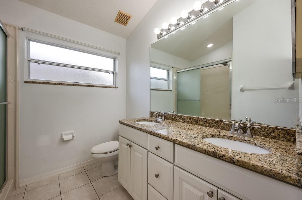 39900 BAYVIEW DR, LADY LAKE, FL, 32159