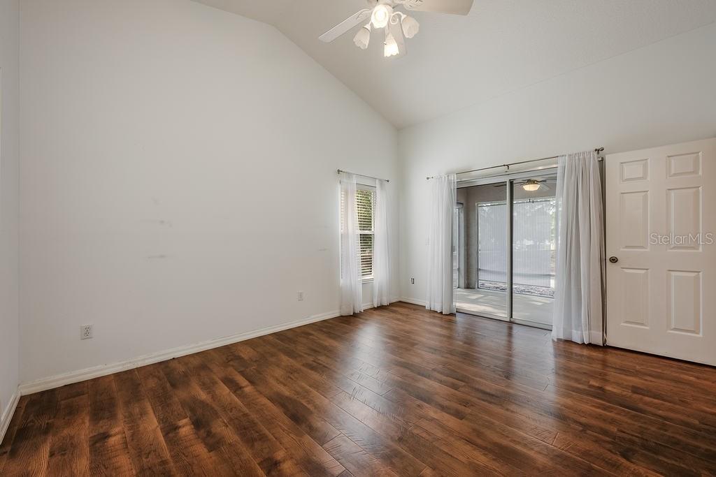 39900 BAYVIEW DR, LADY LAKE, FL, 32159