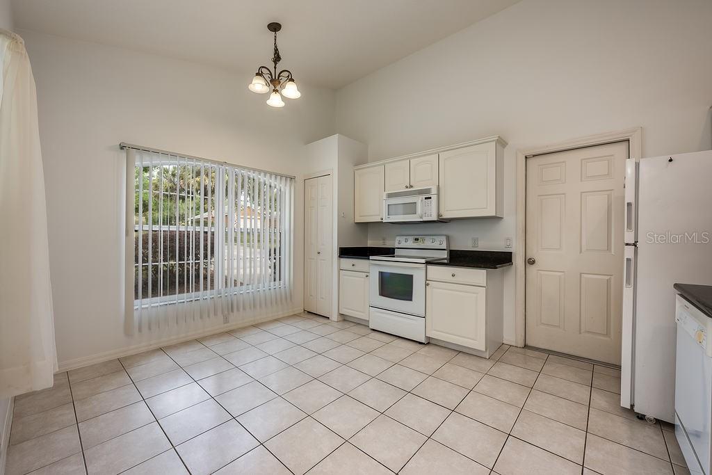 39900 BAYVIEW DR, LADY LAKE, FL, 32159