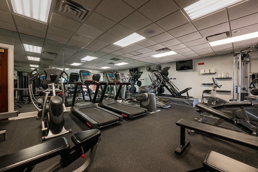 39900 BAYVIEW DR, LADY LAKE, FL, 32159