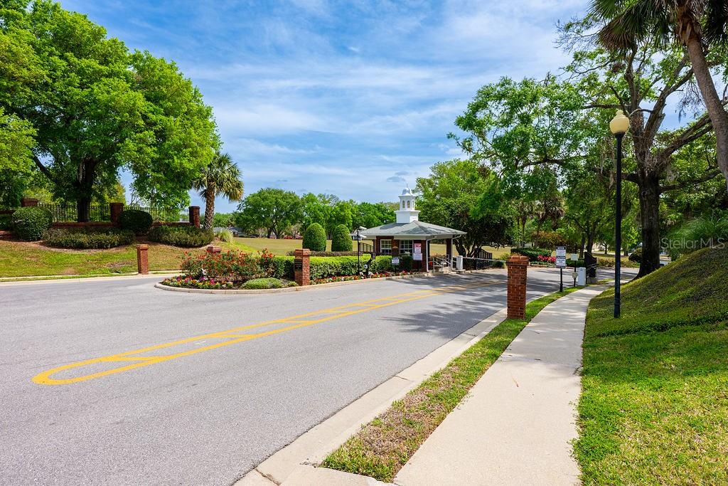 39900 BAYVIEW DR, LADY LAKE, FL, 32159