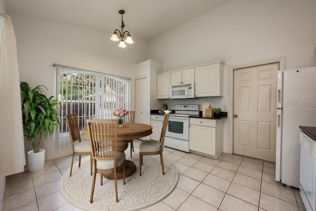 39900 BAYVIEW DR, LADY LAKE, FL, 32159