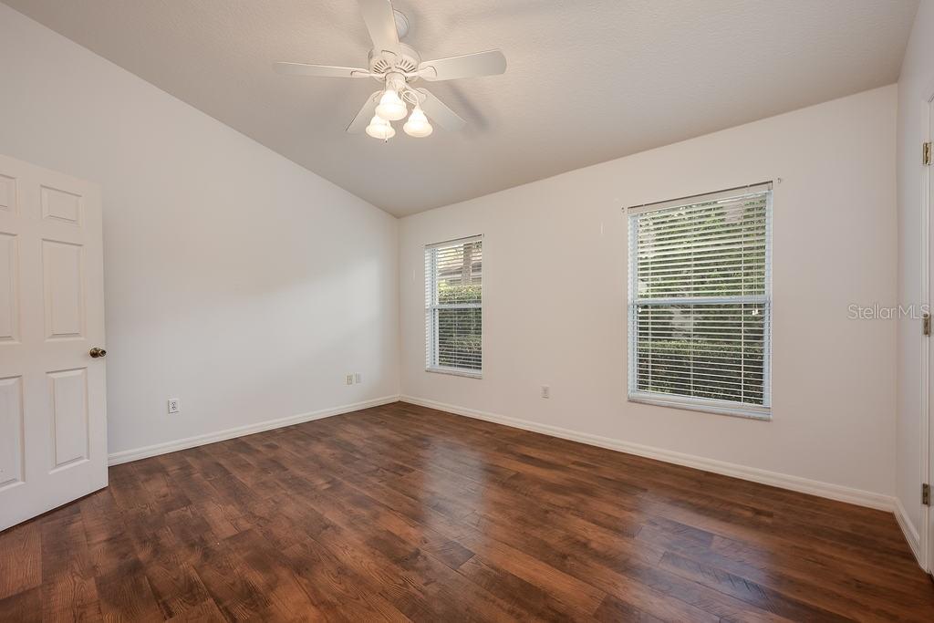 39900 BAYVIEW DR, LADY LAKE, FL, 32159