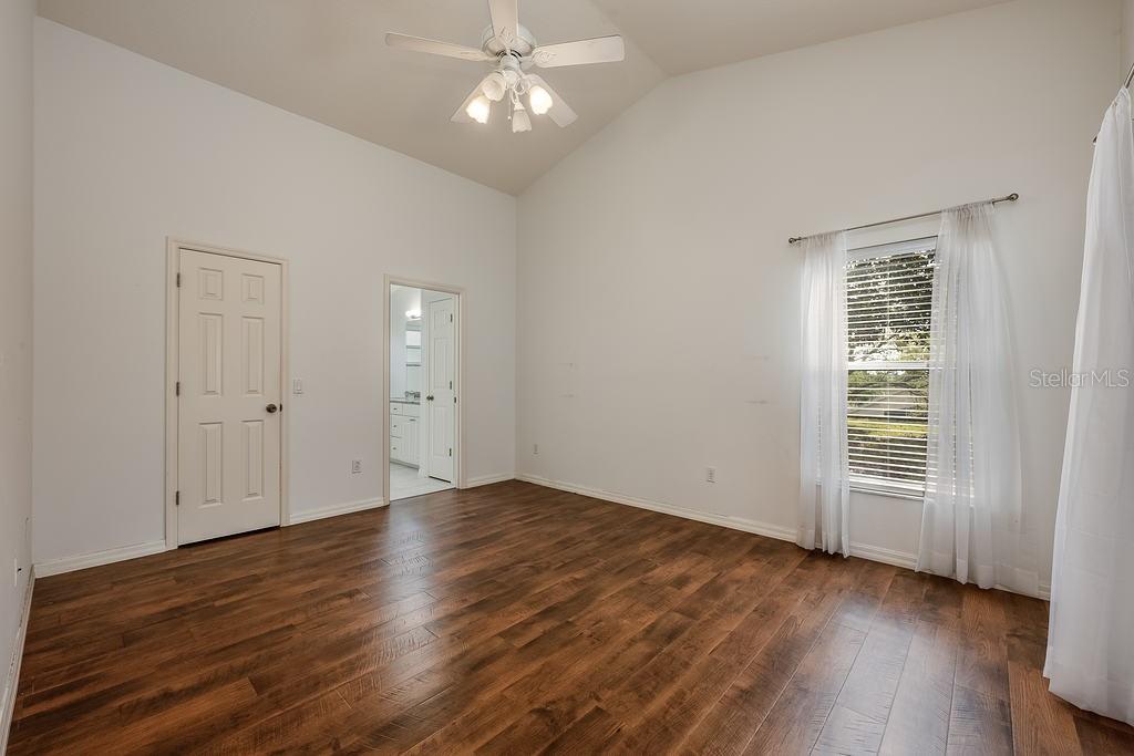 39900 BAYVIEW DR, LADY LAKE, FL, 32159