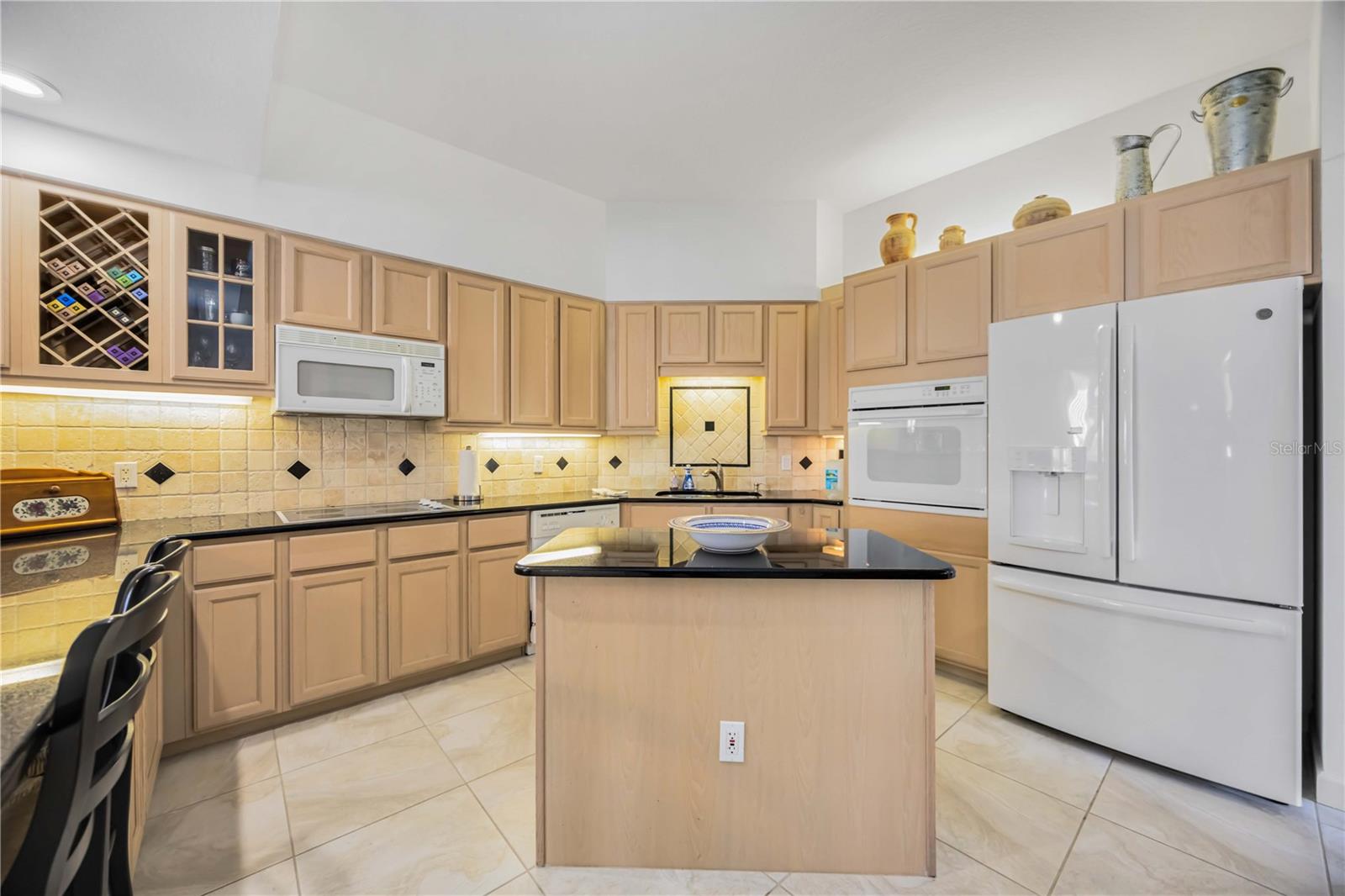 1240 DOLPHIN BAY WAY #304, SIESTA KEY, FL, 34242