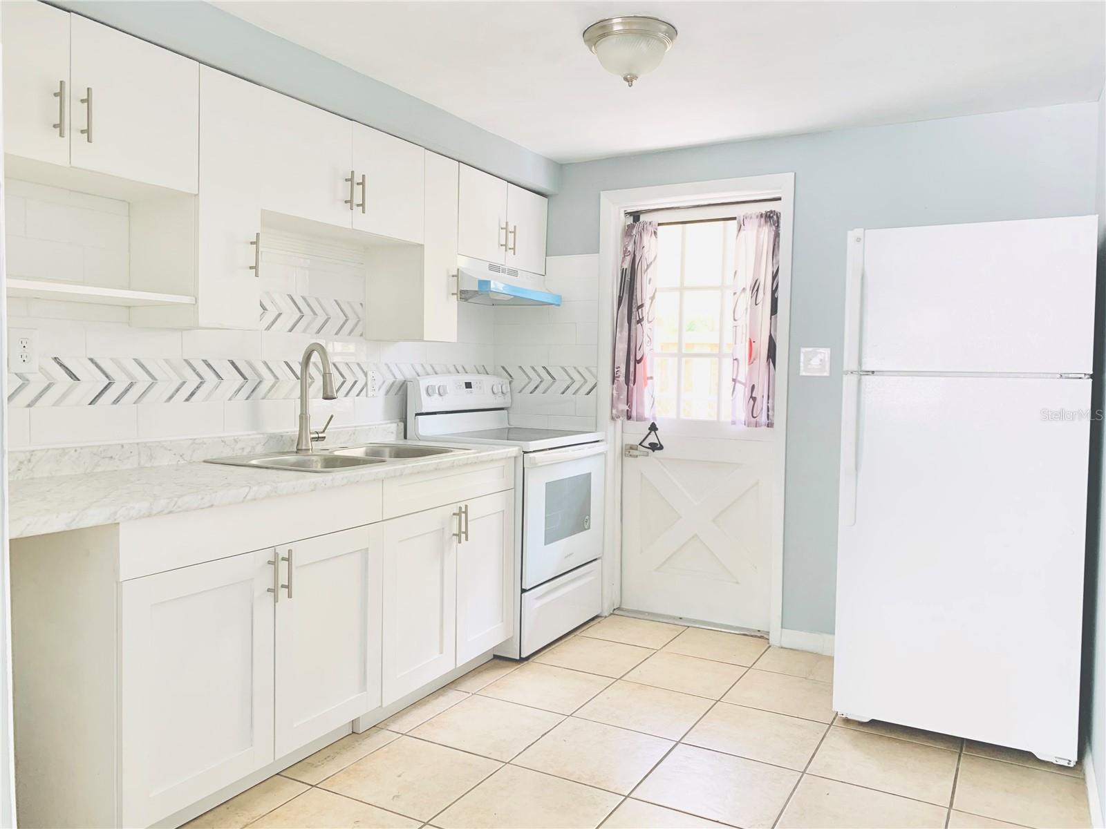 8807 N MULBERRY ST #B, TAMPA, FL, 33604