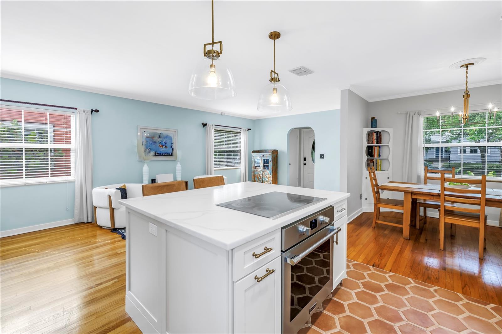 138 17TH AVE N, ST PETERSBURG, FL, 33704