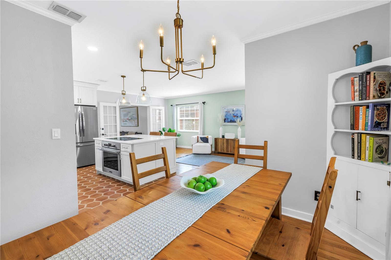 138 17TH AVE N, ST PETERSBURG, FL, 33704