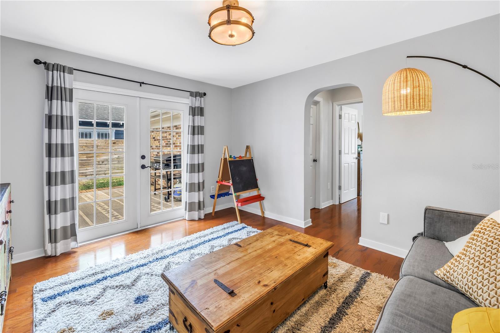 138 17TH AVE N, ST PETERSBURG, FL, 33704