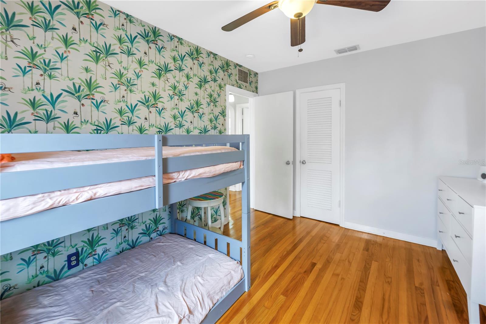 138 17TH AVE N, ST PETERSBURG, FL, 33704