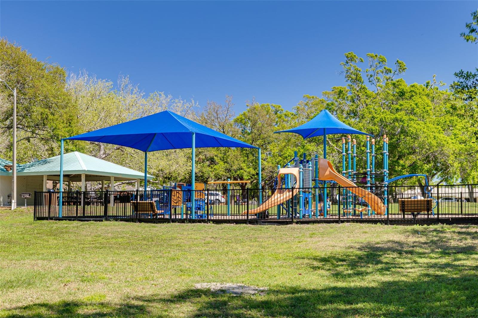 1201 MONTROSE PL, DUNEDIN, FL, 34698