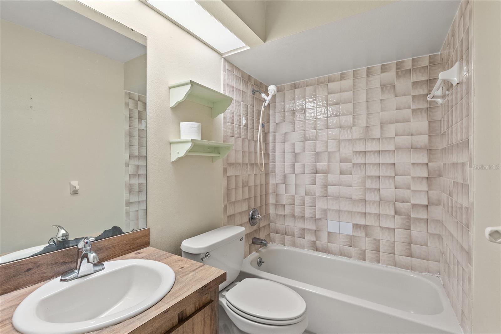 1727 LAKE CREST AVE, BRANDON, FL, 33510