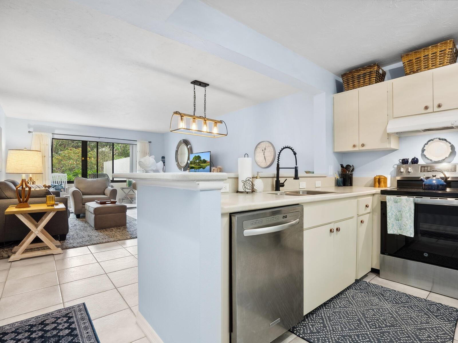 323 TIMBERLAKE DR #323, BRADENTON, FL, 34210