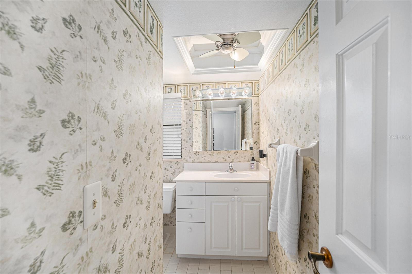10216 SEMINOLE ISLAND DR, LARGO, FL, 33773