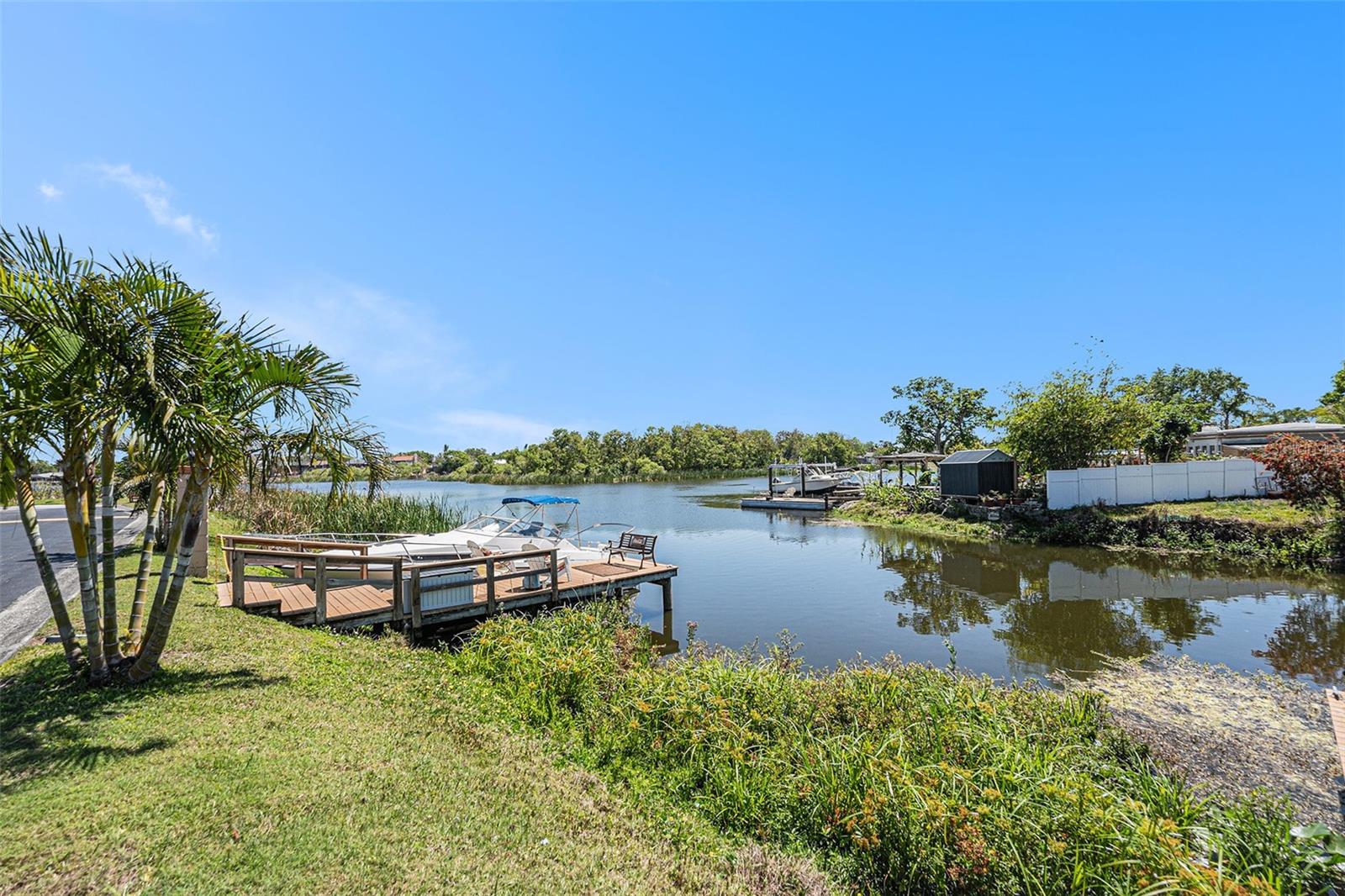 10216 SEMINOLE ISLAND DR, LARGO, FL, 33773