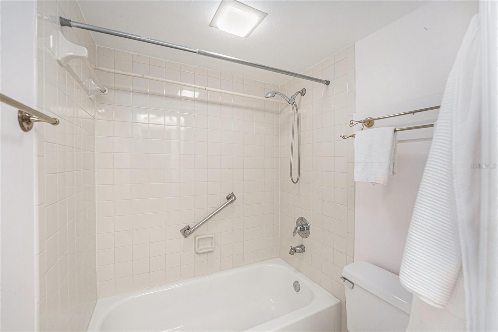 10216 SEMINOLE ISLAND DR, LARGO, FL, 33773
