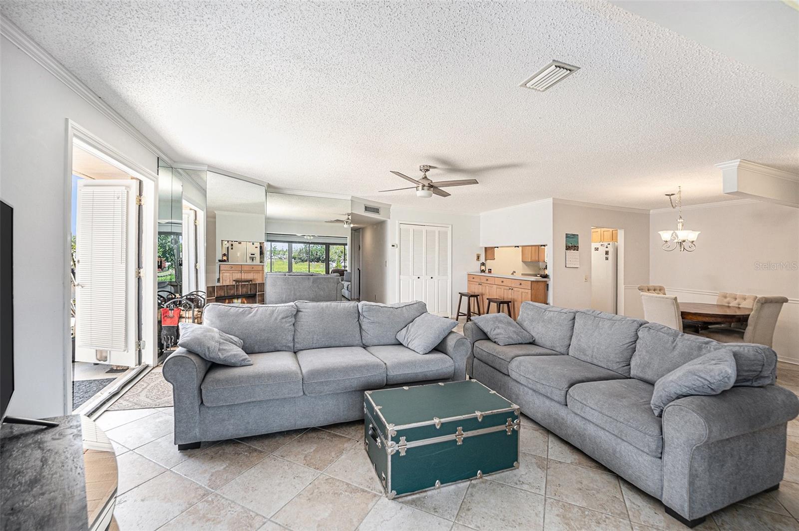 10216 SEMINOLE ISLAND DR, LARGO, FL, 33773