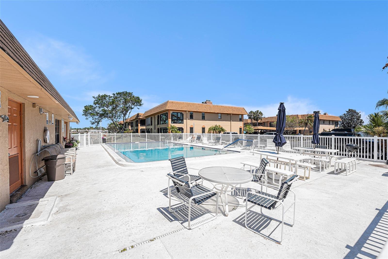 10216 SEMINOLE ISLAND DR, LARGO, FL, 33773