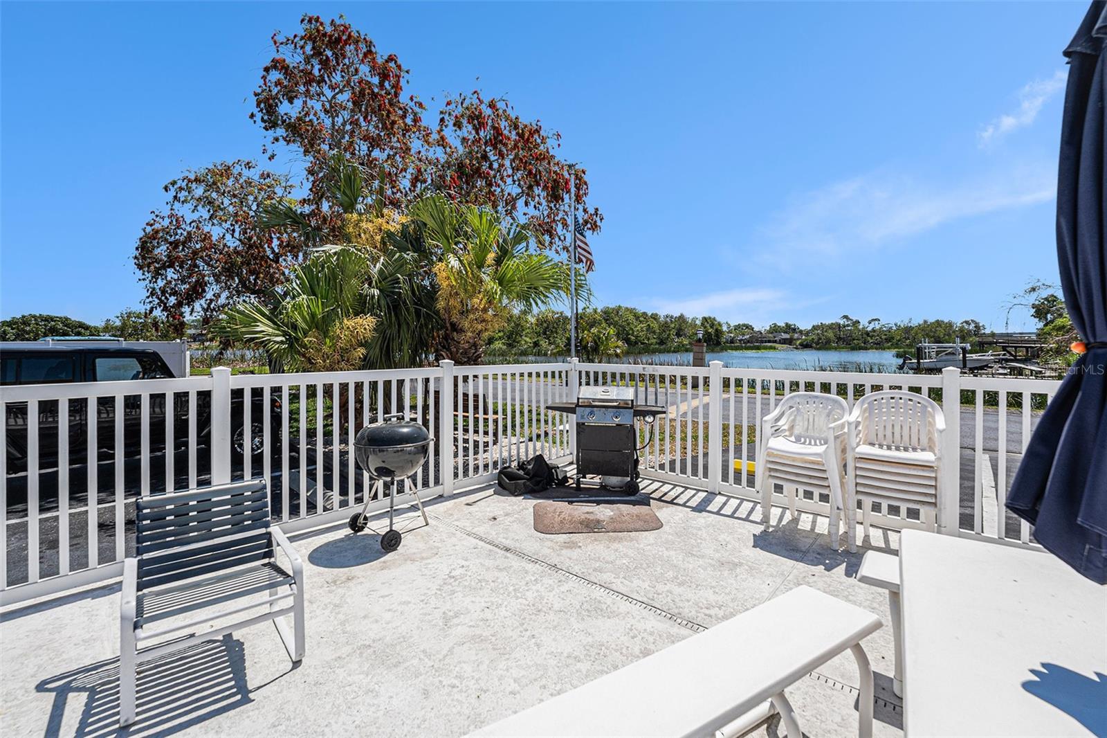 10216 SEMINOLE ISLAND DR, LARGO, FL, 33773