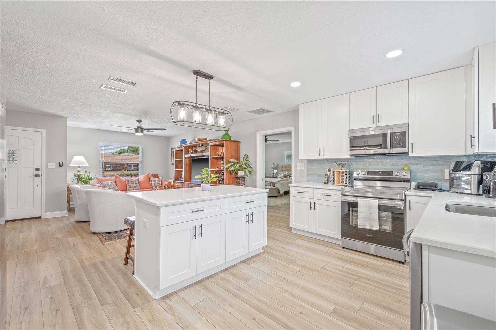 4406 W BAY COURT AVE, TAMPA, FL, 33611