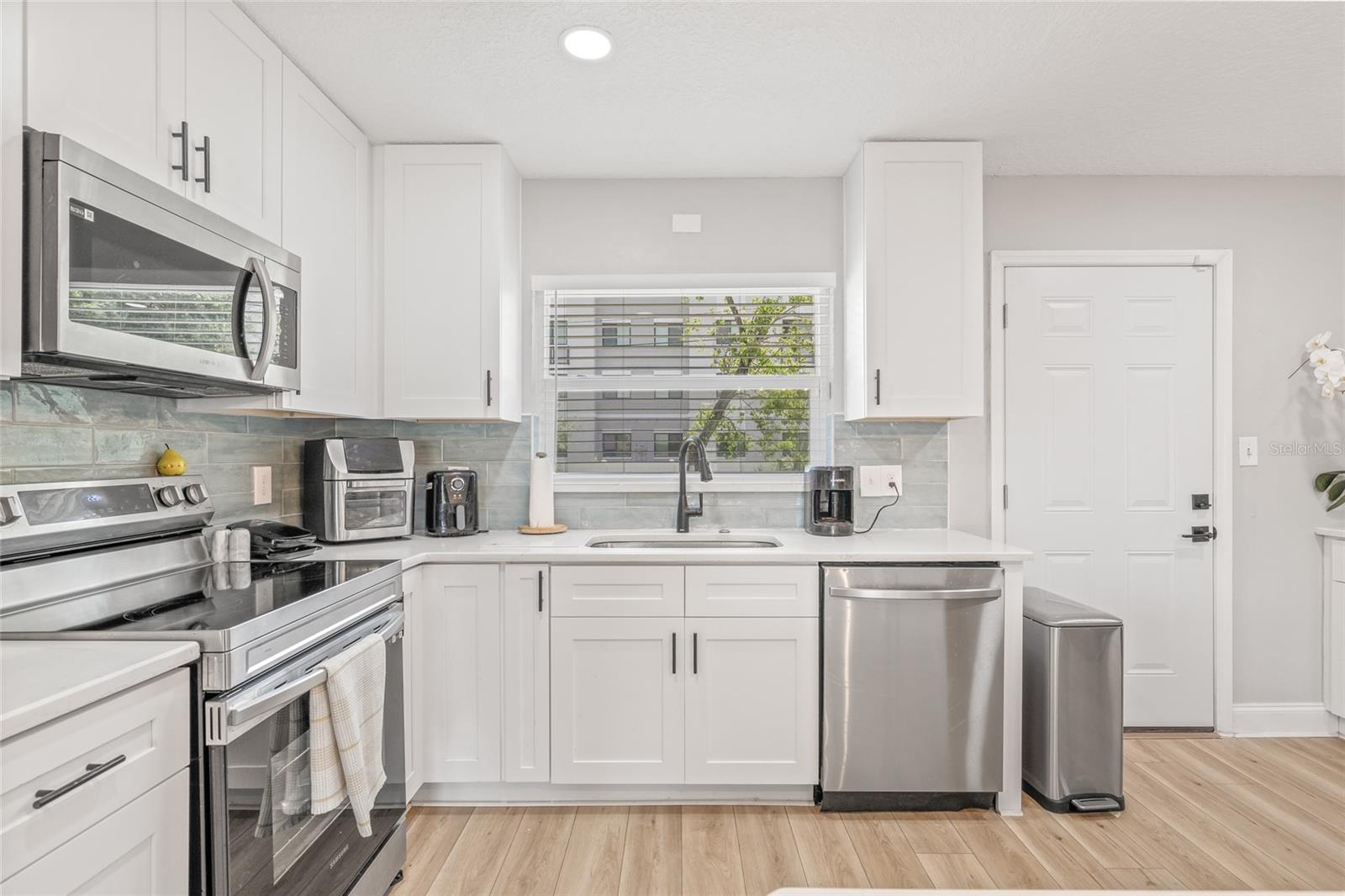 4406 W BAY COURT AVE, TAMPA, FL, 33611