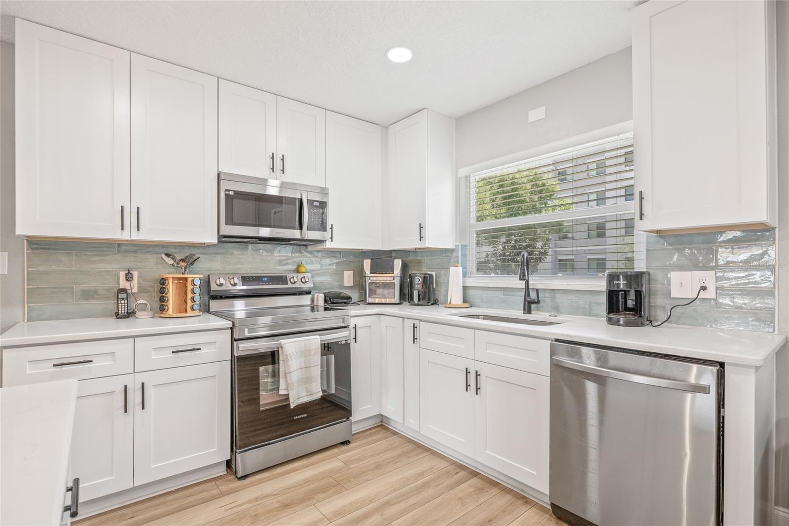 4406 W BAY COURT AVE, TAMPA, FL, 33611