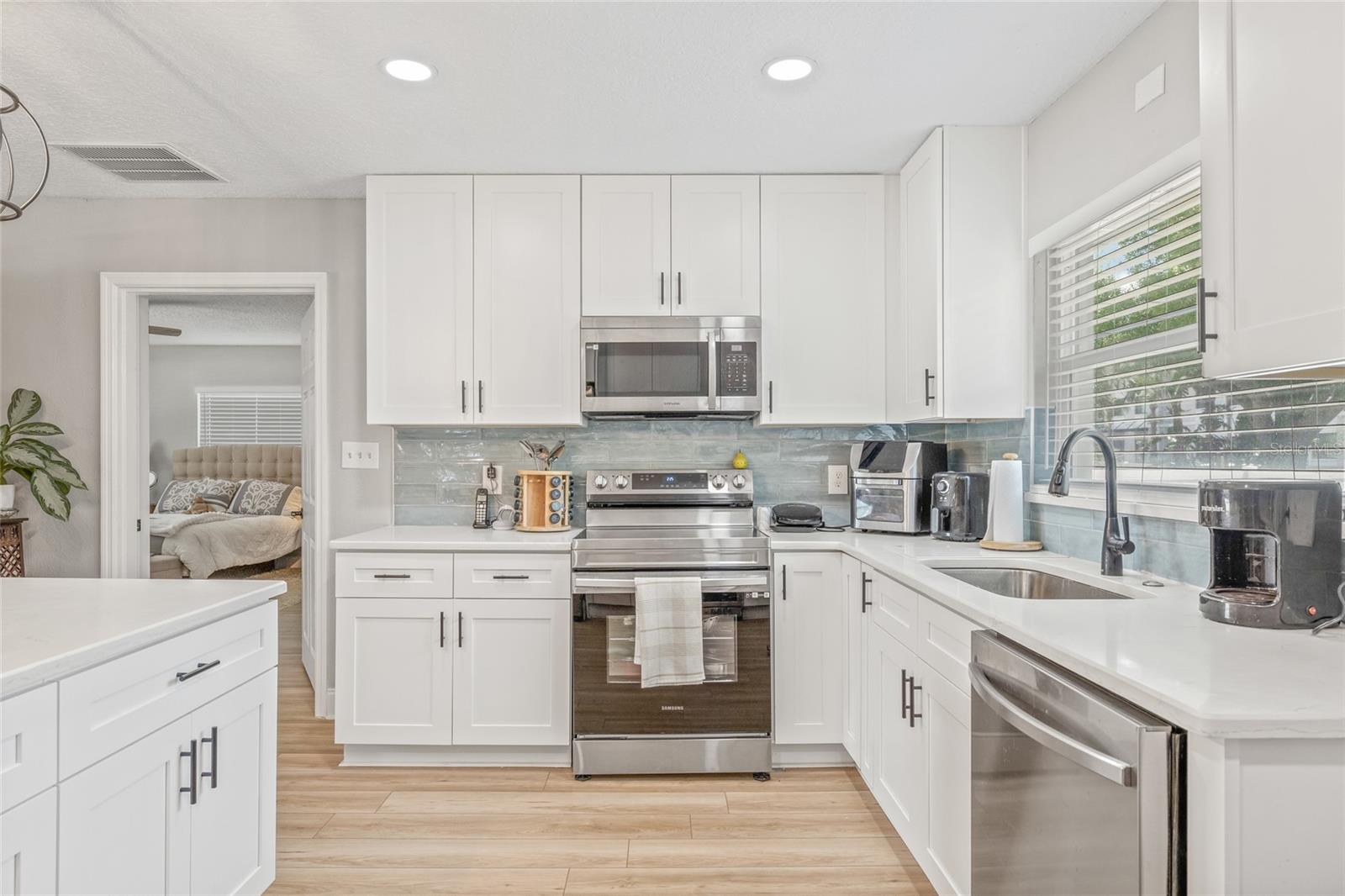 4406 W BAY COURT AVE, TAMPA, FL, 33611
