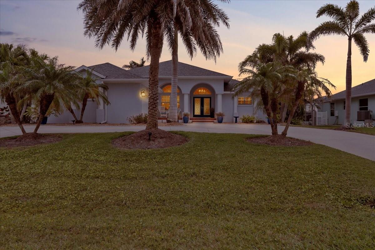 1091 ROTONDA CIR, ROTONDA WEST, FL, 33947