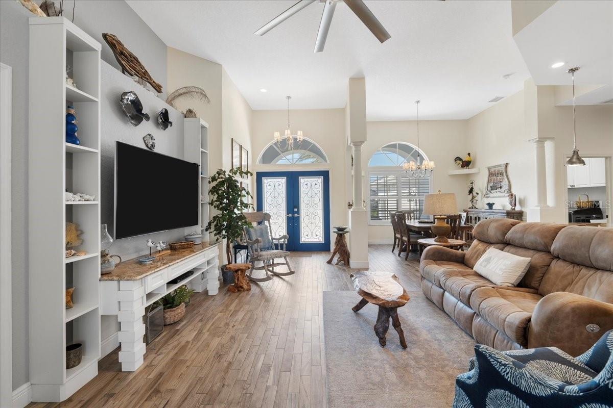 1091 ROTONDA CIR, ROTONDA WEST, FL, 33947